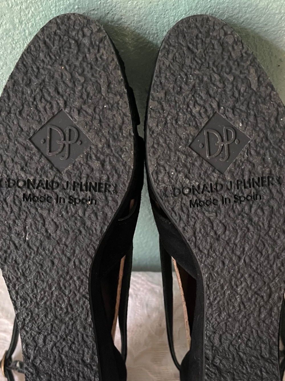 Donald J. Pilner Black Nubuck Dressy Wedge Sandals   Worn Twice  Size 7 - Picture 12 of 12